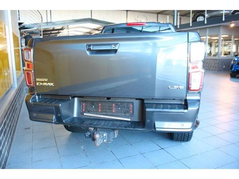 Gebraucht Isuzu D-Max 163 PS (119 kW) 2022 Grau (metallic) Pickup