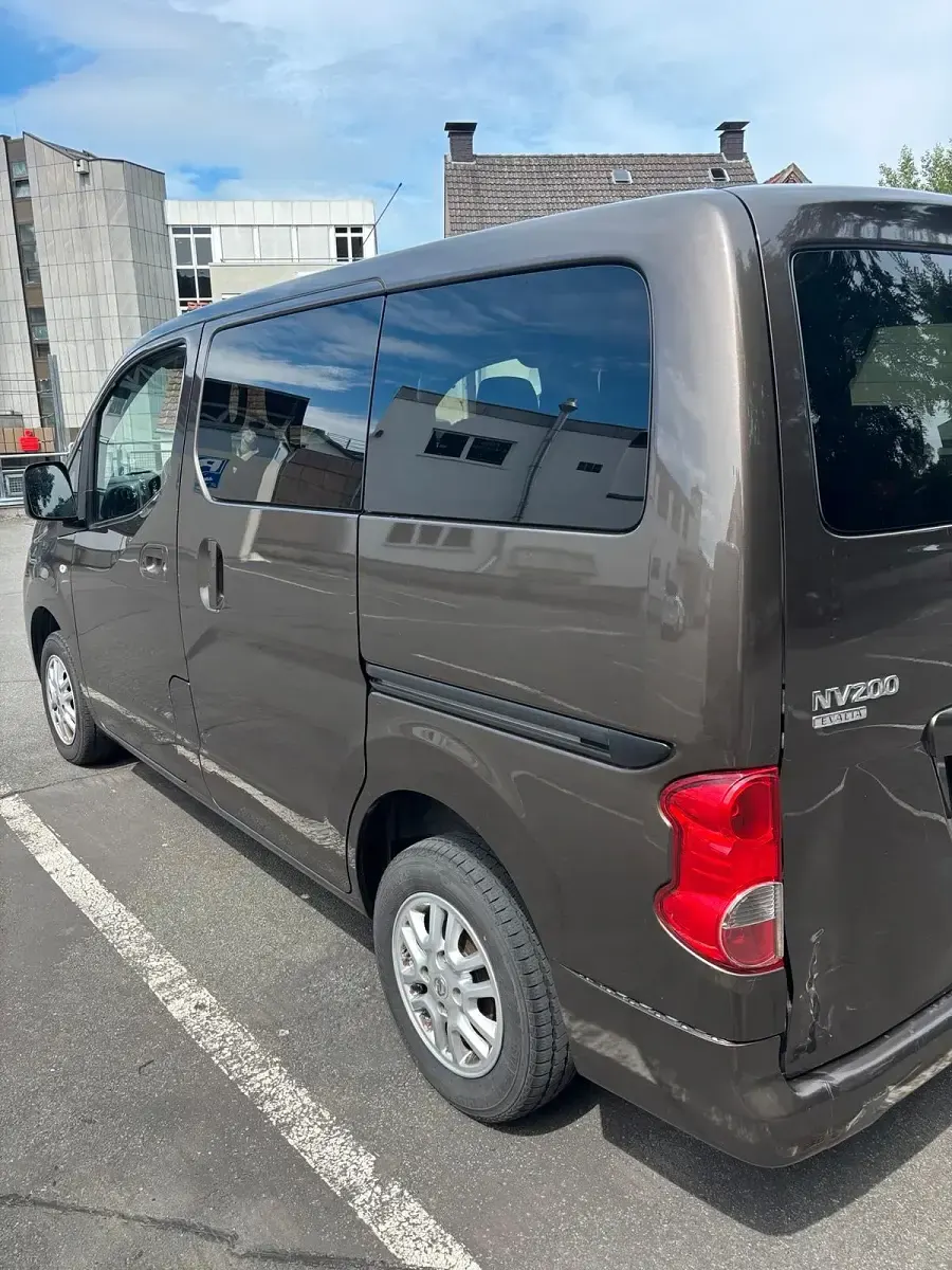 Gebraucht Nissan NV200 Tekna 110 PS (80 kW) 2015 Braun Van / Kleinbus