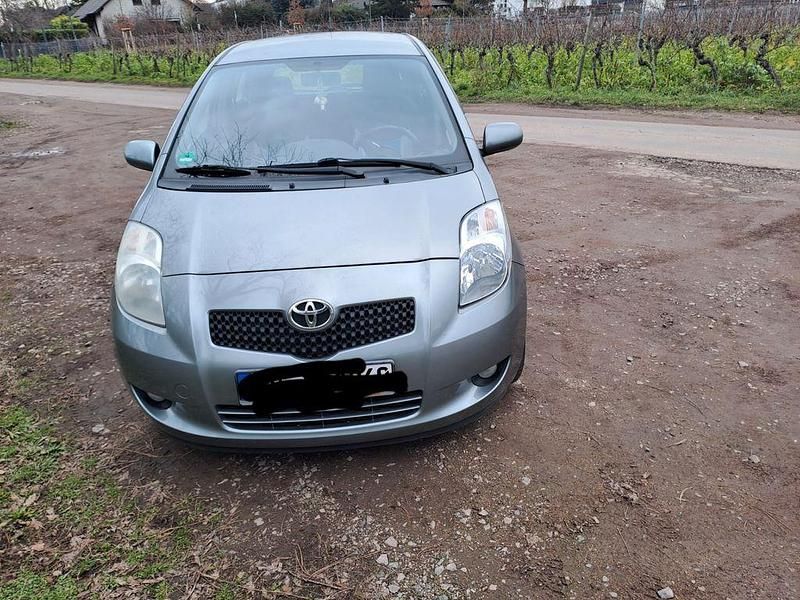 Gebraucht Toyota Yaris 87 PS (63 kW) 2008 Grau Kleinwagen