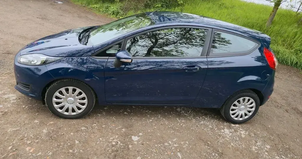 Gebraucht Ford Fiesta SYNC Edition 80 PS (58 kW) 2013 Blau Kleinwagen