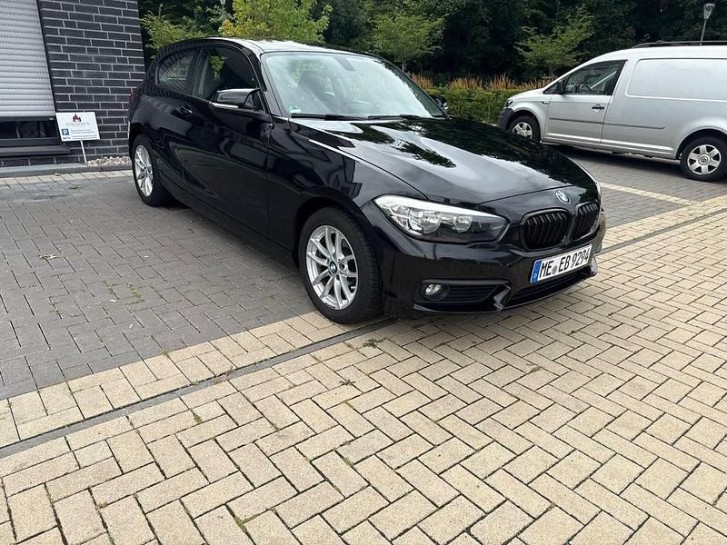 Gebraucht BMW 116 Advantage 116 PS (85 kW) 2018 Schwarz Kleinwagen