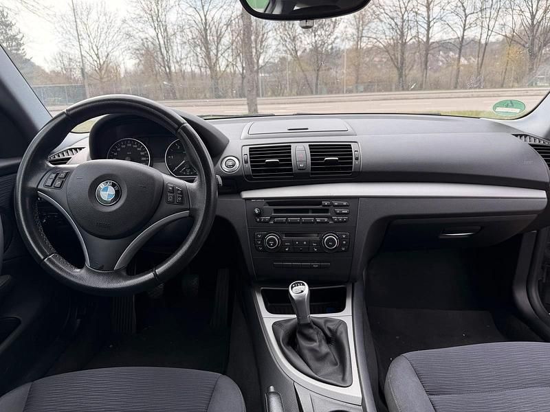 Gebraucht BMW 118 143 PS (105 kW) 2009 Grau Kleinwagen