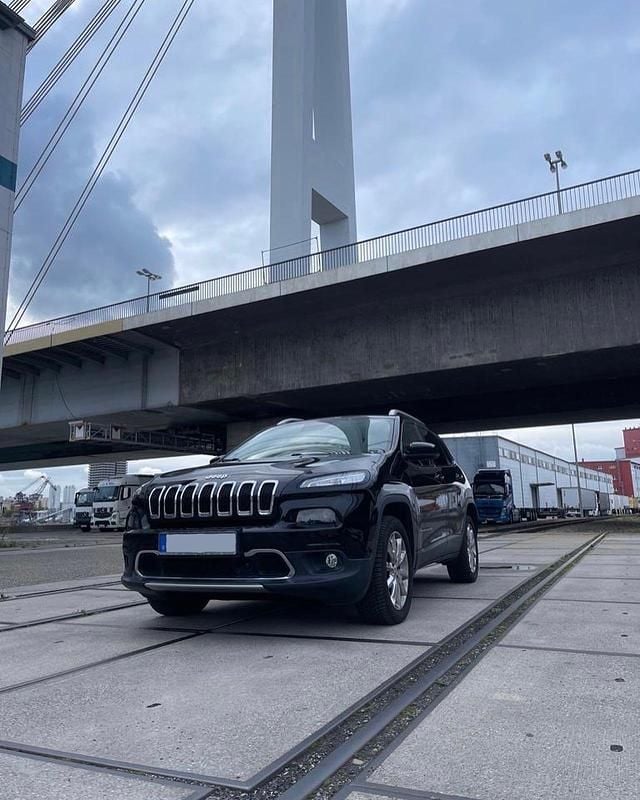Schwarz Gebraucht 2017 Jeep Cherokee Limited SUV | 13.500 € (Fairer Preis) - Bild 1/4