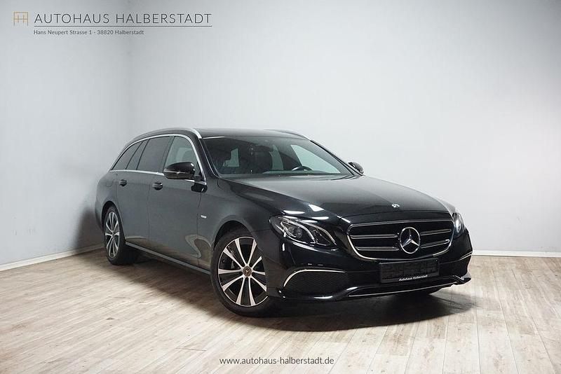 Gebraucht Mercedes E300 Avantgarde 245 PS (180 kW) 2020 Obsidianschwarz meta (metallic) Kombi