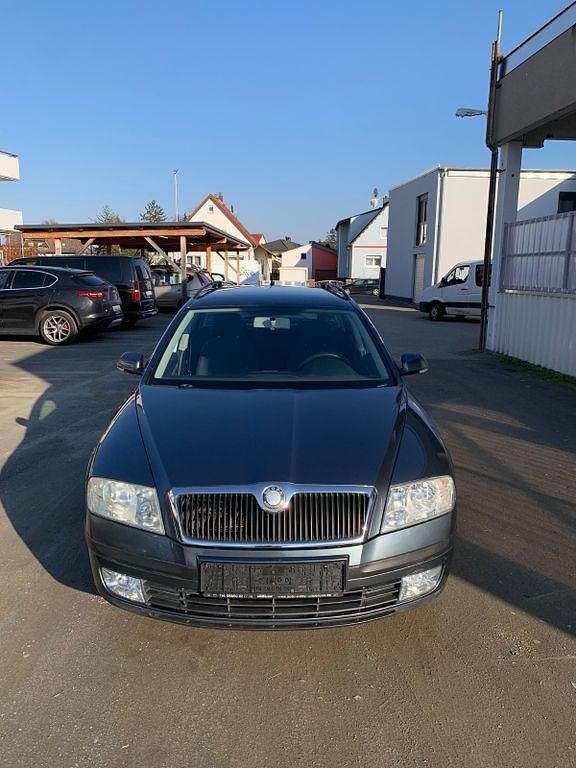 Gebraucht Skoda Octavia Elegance 116 PS (85 kW) 2005 Grau Kombi