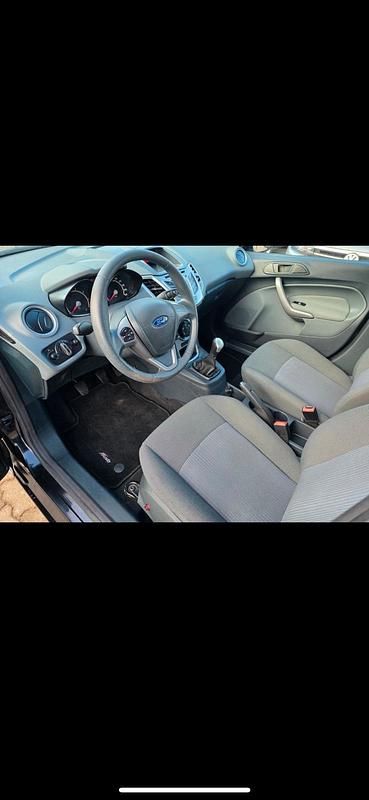 Gebraucht Ford Fiesta 82 PS (60 kW) 2012 Schwarz Kleinwagen