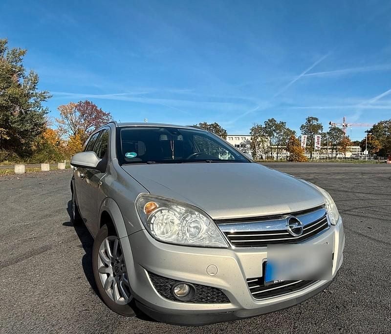 Grau Gebraucht 2009 Opel Astra Kombi | 4.600 € - Bild 1/4