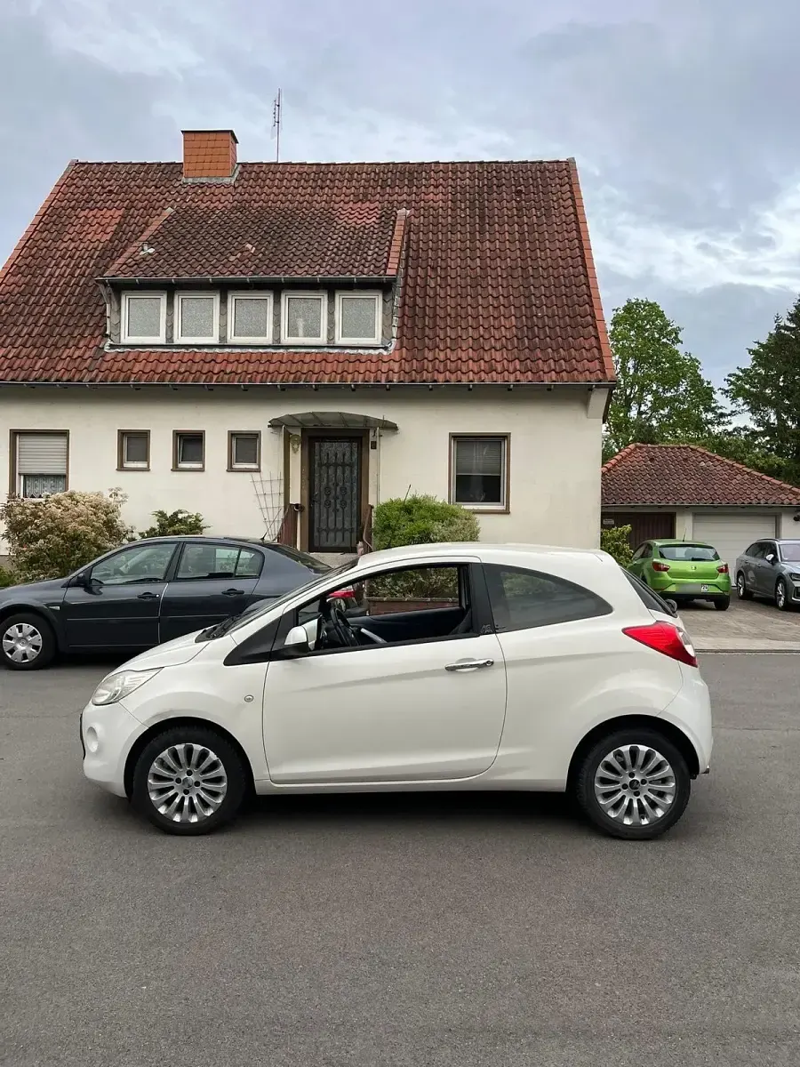 Używany Ford Ka 75 KM (55 kW) 2010 Biały Hatchback