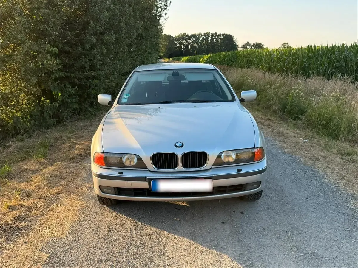 Gebraucht BMW 523 170 PS (125 kW) 2000 Silber Limousine