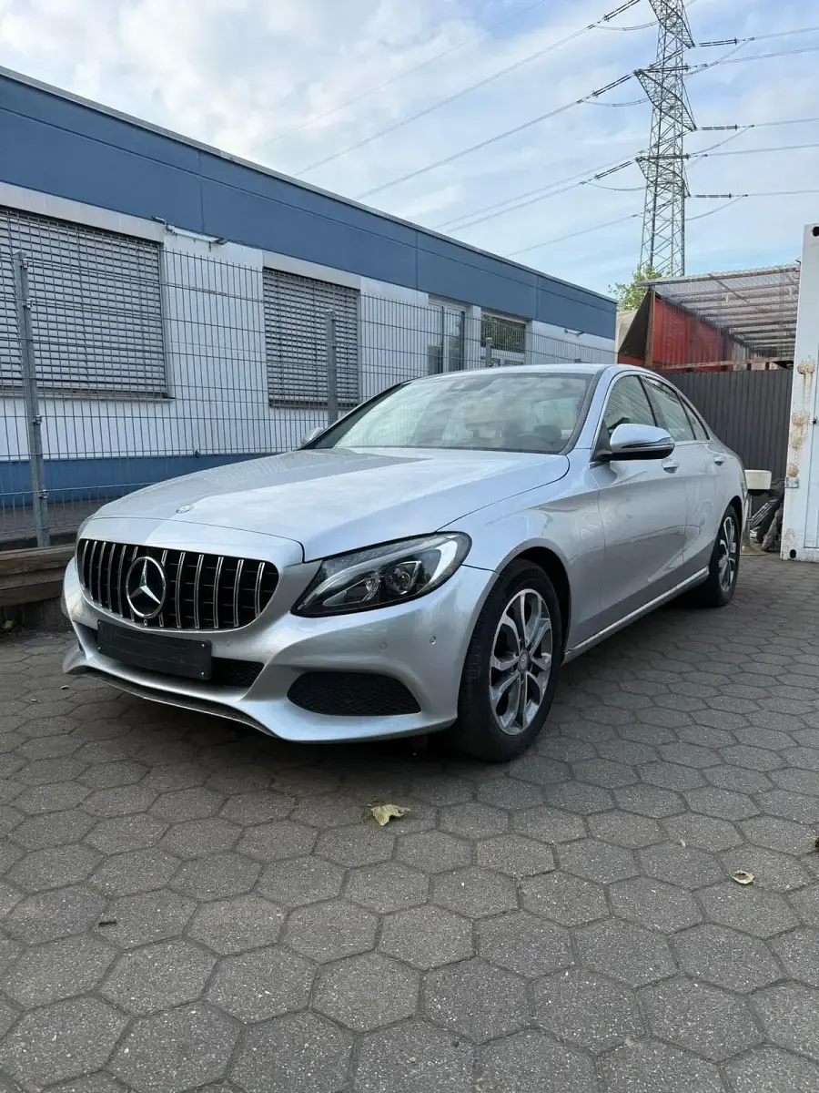 Gebraucht Mercedes C180 156 PS (114 kW) 2017 Silber Limousine