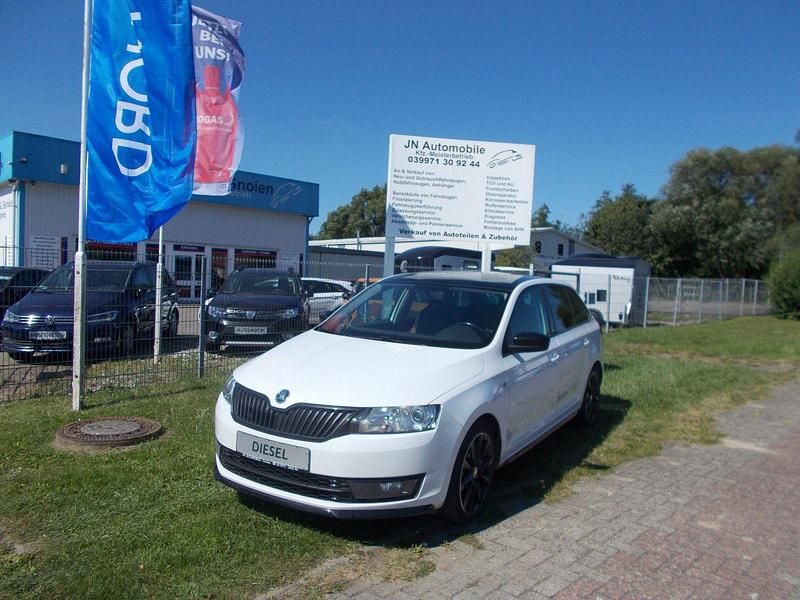 Weiß Gebraucht 2015 Skoda Rapid Monte Carlo Kombi | 4.999 € (Guter Preis) - Bild 1/4