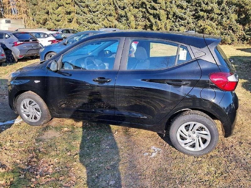Gebraucht Hyundai i10 Select 63 PS (46 kW) 2025 Phantom black Kleinwagen