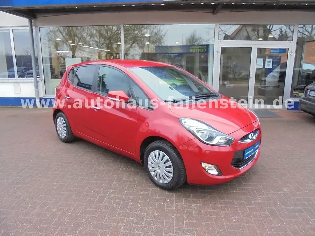 Gebraucht Hyundai ix20 Edition 90 PS (66 kW) 2015 Rot Kleinwagen