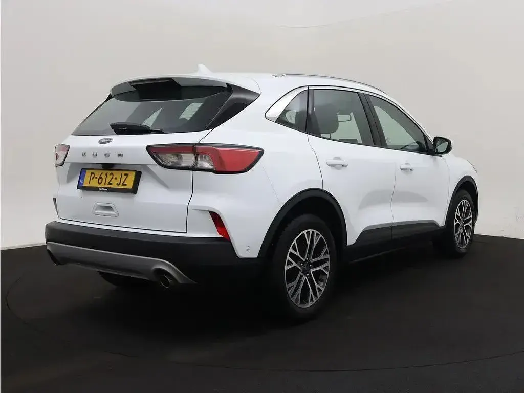 Second-hand Ford Kuga Titanium 120 CP (88 kW) 2022 Alb SUV