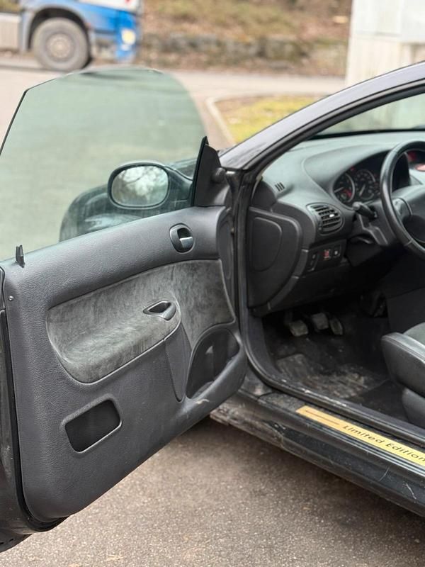 Gebraucht Peugeot 206 CC 109 PS (80 kW) 2006 Schwarz Cabrio