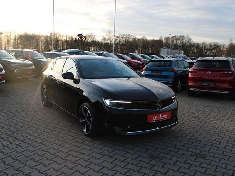 Schwarz Gebraucht 2022 Opel Astra Edition Limousine | 21.930 € (Fairer Preis) - Bild 1/4