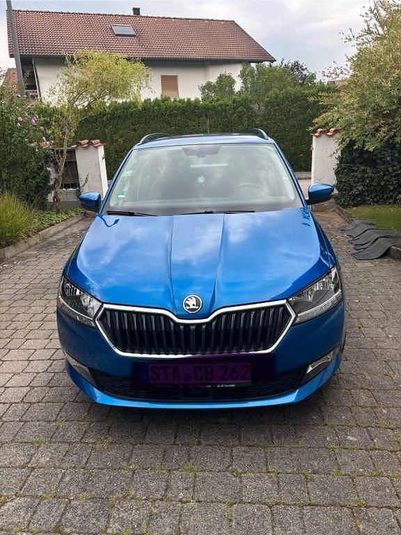 Blau Gebraucht 2020 Skoda Fabia Style Limousine | 16.000 € (Fairer Preis) - Bild 1/4
