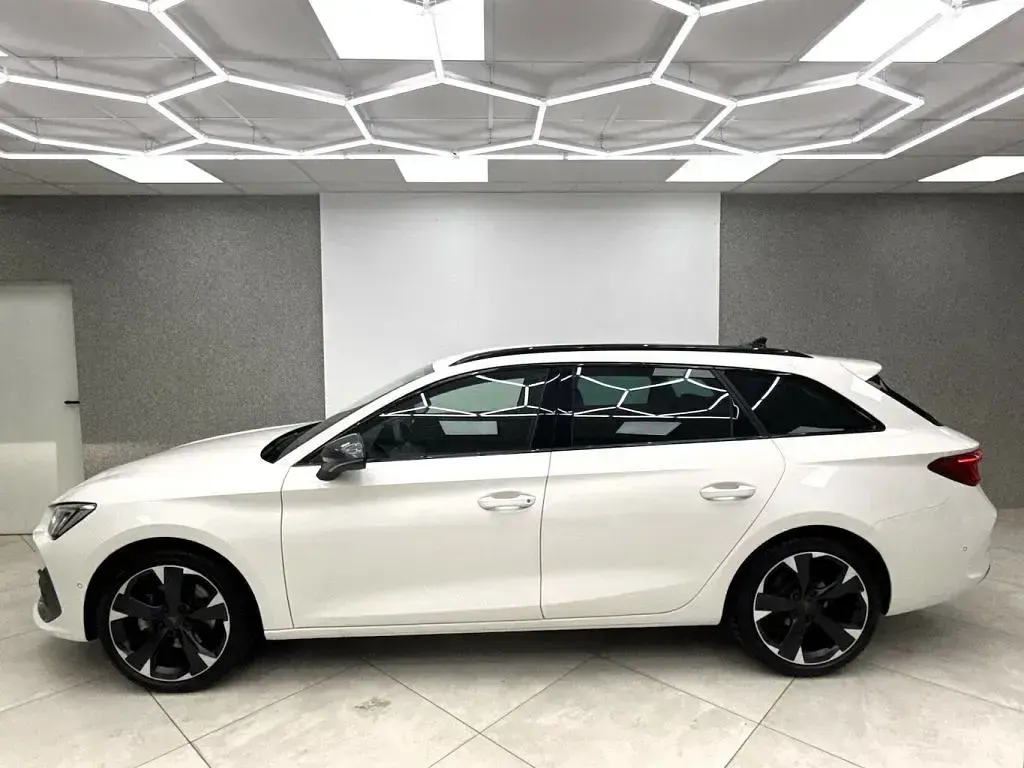 Gebraucht Cupra Leon 150 PS (110 kW) 2024 Candyweiß Kombi