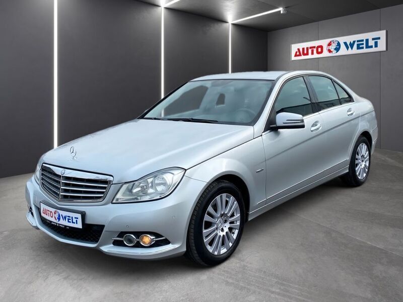Silber Gebraucht 2011 Mercedes C200 Elegance Limousine | 12.490 € (Fairer Preis) - Bild 1/4