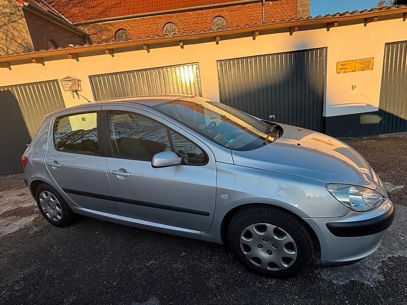 Gebraucht Peugeot 307 110 PS (80 kW) 2005 Silber Limousine
