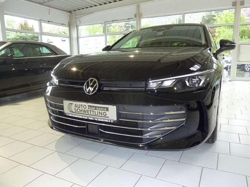 Gebraucht VW Passat 150 PS (110 kW) 2024 Grenadillschwarz metallic Kombi