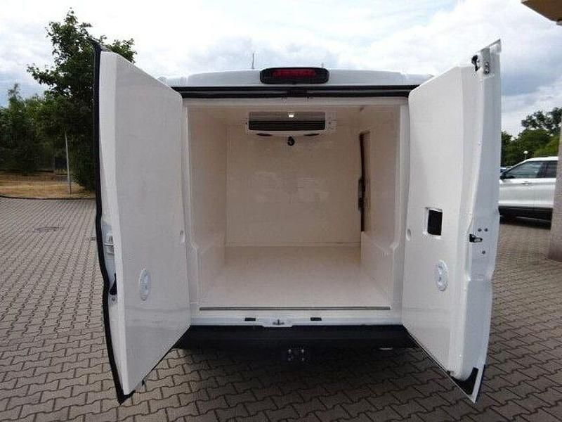 Gebraucht Peugeot Boxer 119 PS (87 kW) 2023 Weiss Van