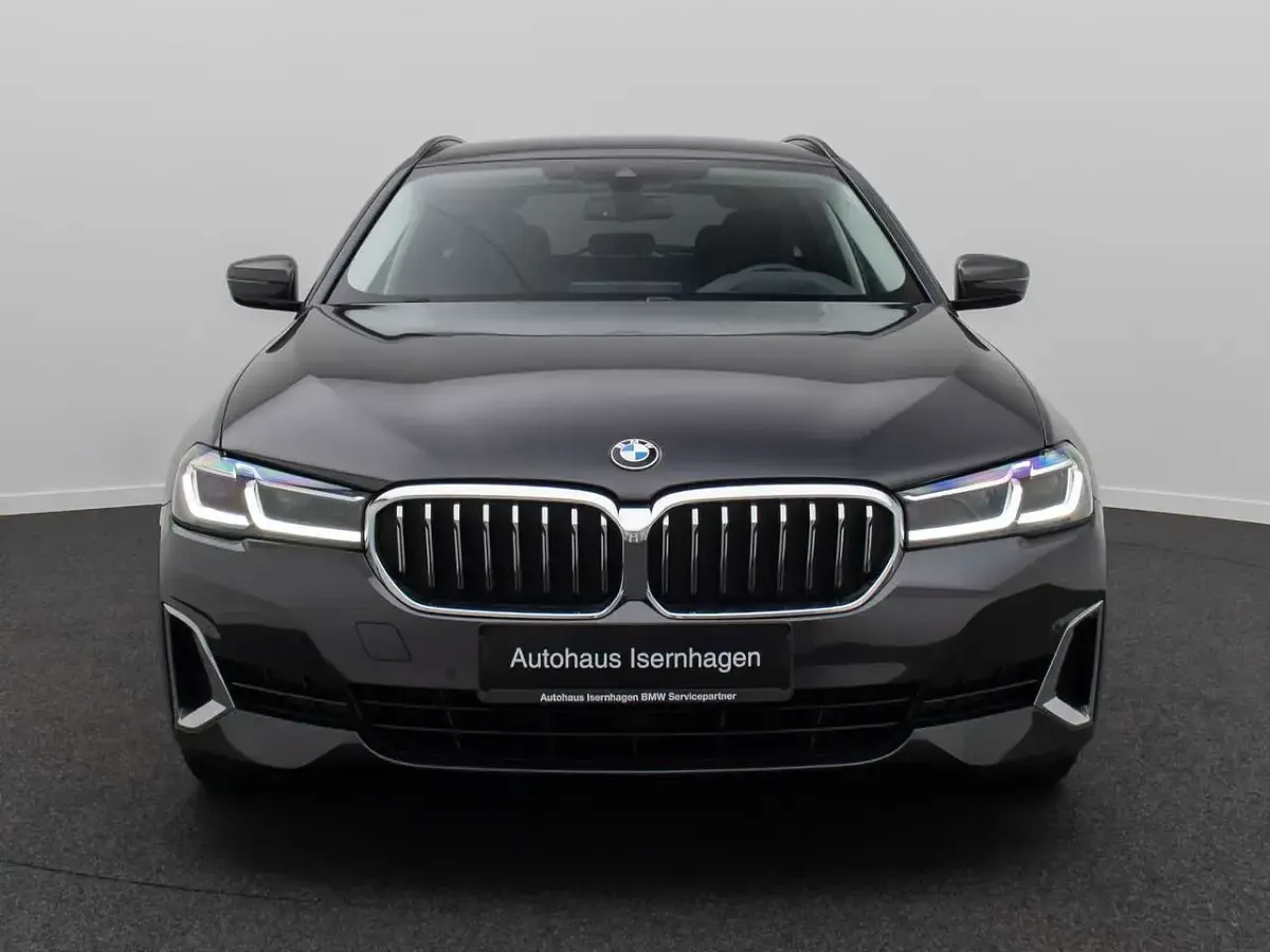 Gebraucht BMW 520 Luxury Line 190 PS (139 kW) 2020 Sophistograu brillanteffekta9 Kombi