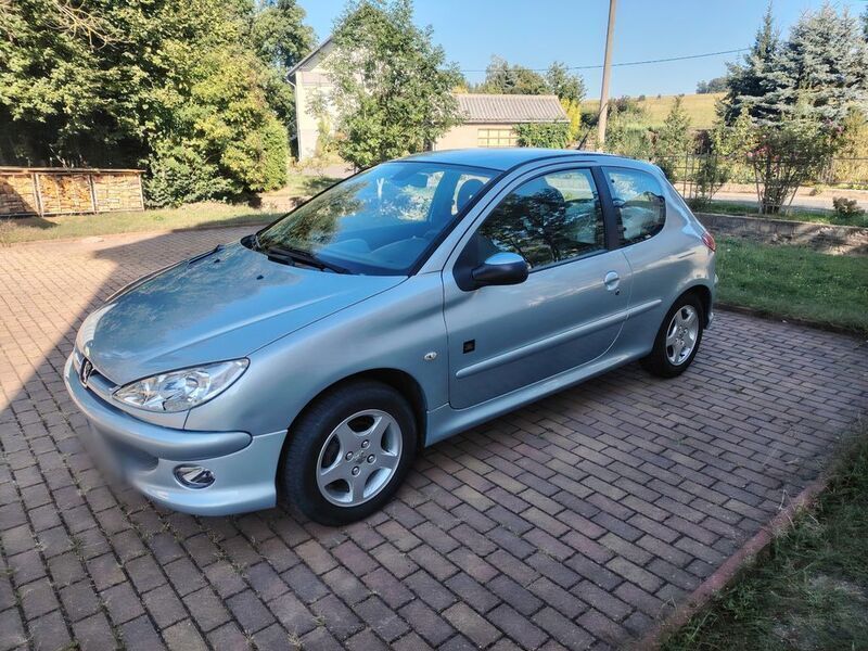 Silber Gebraucht 2008 Peugeot 206 Limousine | 4.000 € (Teuer) - Bild 1/4