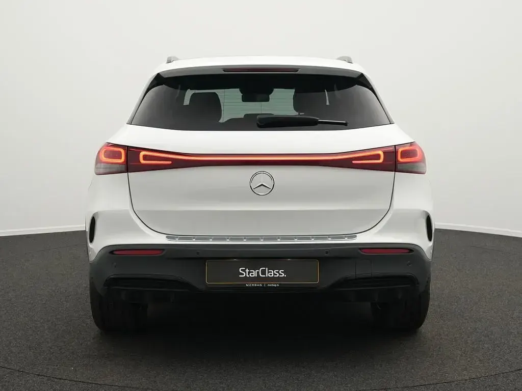 Gebraucht Mercedes EQA300 AMG line 167 kW (228 PS) 2022 Weiß SUV