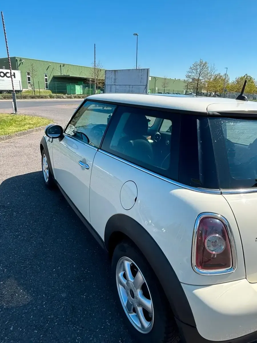 Używany Mini Cooper 95 KM (69 kW) 2008 Beżowy Hatchback