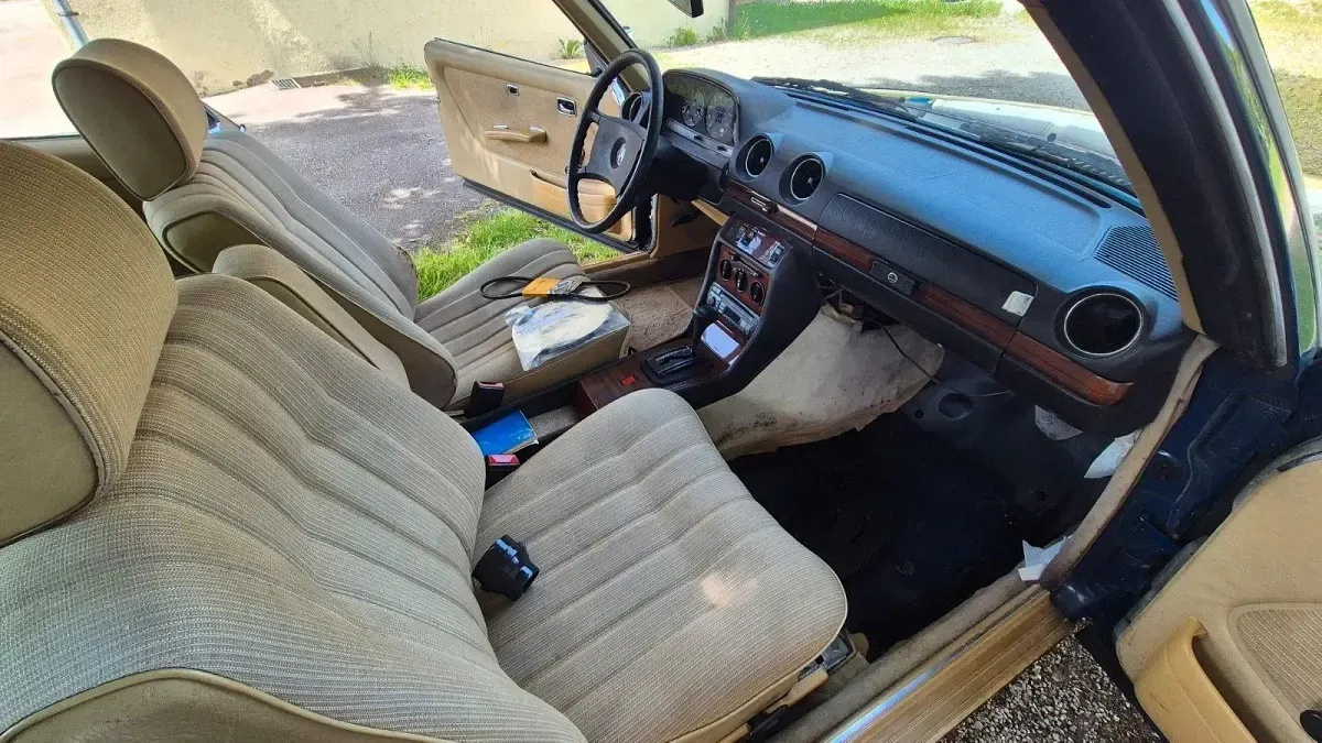 Gebraucht Mercedes 230 136 PS (100 kW) 1983 Blau Coupé