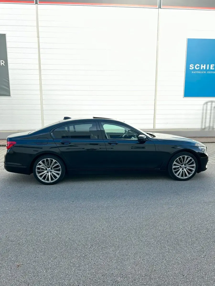 Gebraucht BMW 730 265 PS (194 kW) 2017 Schwarz Limousine