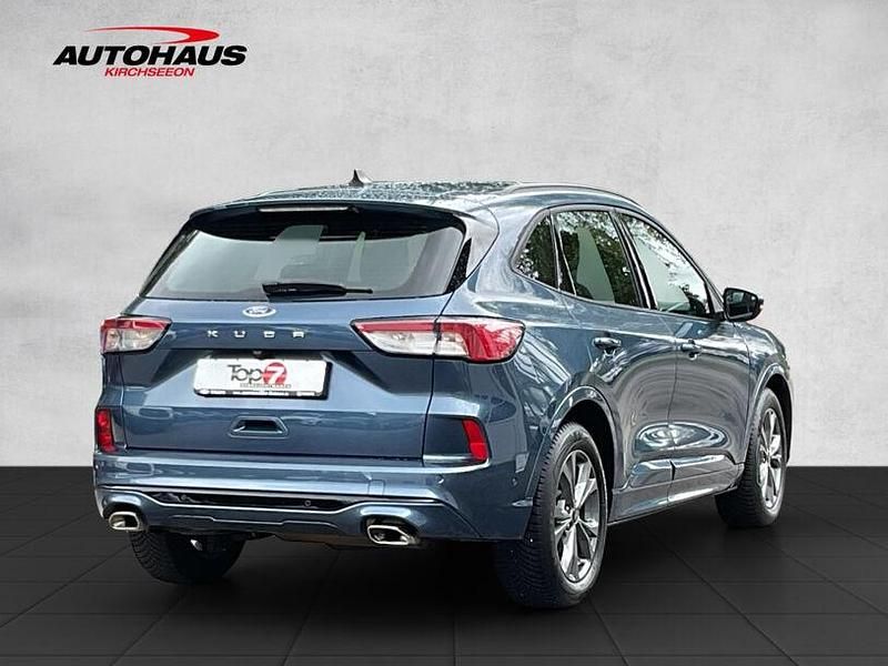 Gebraucht Ford Kuga ST-Line 120 PS (88 kW) 2023 Chromablau (metallic) SUV