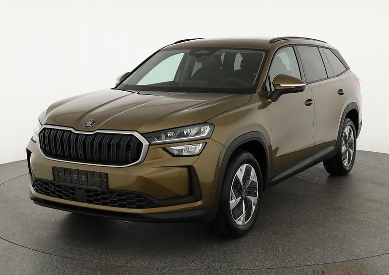 Bronx gold metallic Neu 2025 Skoda Kodiaq Selection SUV | 43.495 € (Fairer Preis) - Bild 1/4
