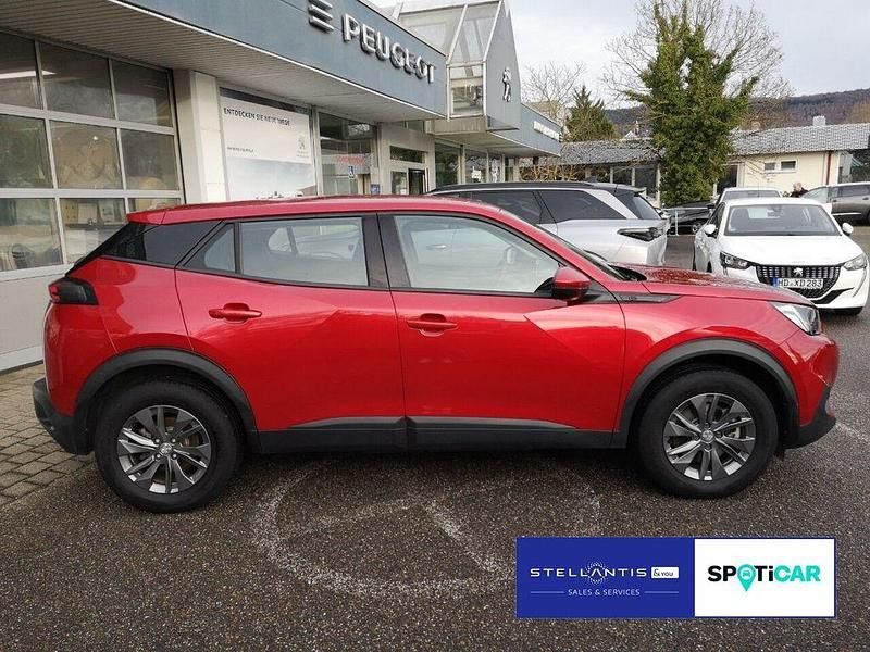 Gebraucht Peugeot e-2008 Active 100 kW (136 PS) 2021 Rot SUV
