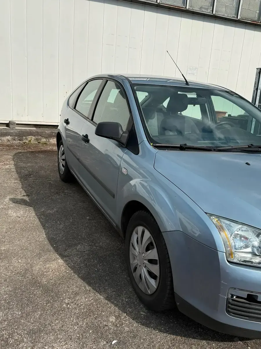 Gebraucht Ford Focus 80 PS (58 kW) 2005 Andere farben Limousine