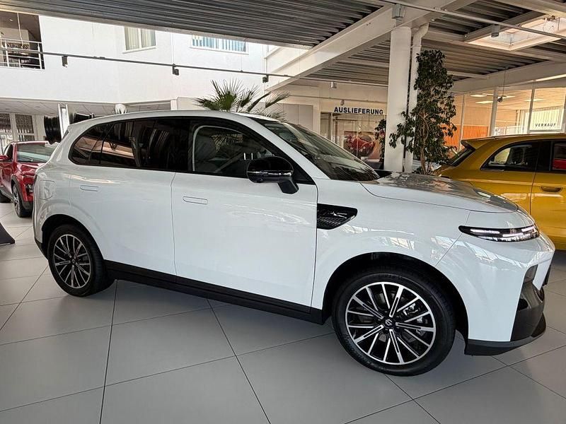 Neu Leapmotor B10 160 kW (218 PS) 2026 Light white SUV