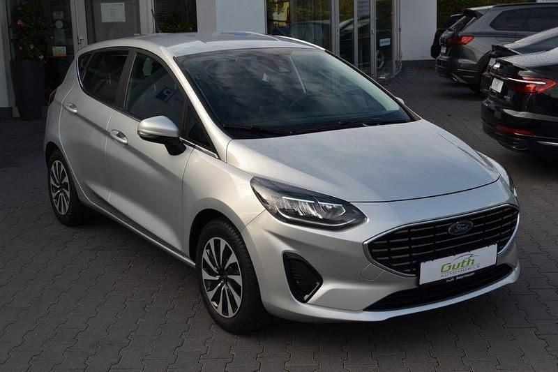 Silber Gebraucht 2022 Ford Fiesta Titanium Limousine | 15.990 € (Superpreis) - Bild 1/3