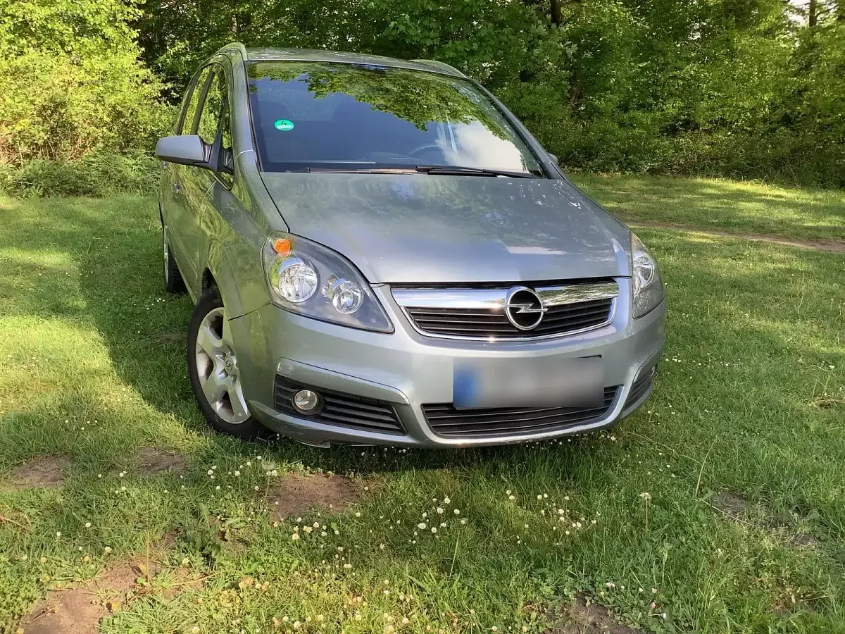 Gebraucht Opel Zafira 150 PS (110 kW) 2007 Silber Van / Kleinbus
