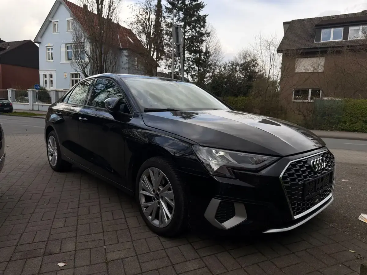 Usado Audi A3 Advanced 110 CV (80 kW) 2022 Negro Berlina