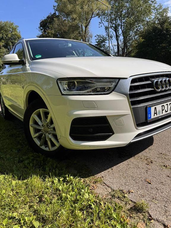 Weiß Gebraucht 2016 Audi Q3 Design SUV | 15.900 € (Fairer Preis) - Bild 1/4