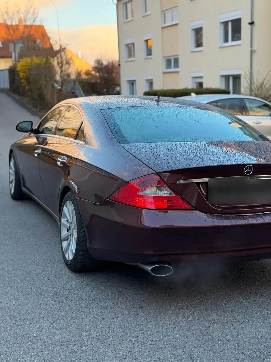 Gebraucht Mercedes CLS320 224 PS (164 kW) 2007 Rot Coupé