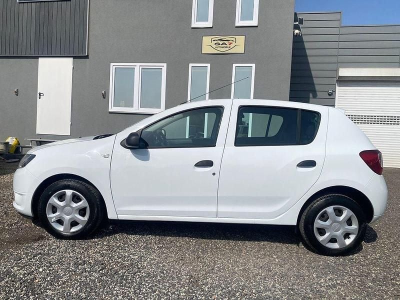 Weiß Gebraucht 2016 Dacia Sandero Kleinwagen | 5.900 € (Fairer Preis) - Bild 1/4