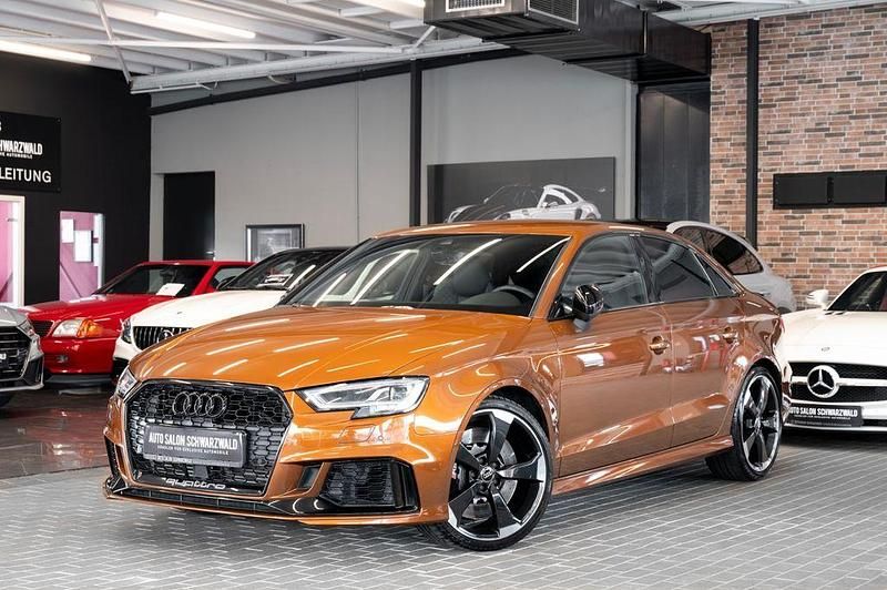 Braun Gebraucht 2020 Audi RS3 Sport Kleinwagen | 48.990 € (Etwas zu teuer) - Bild 1/4