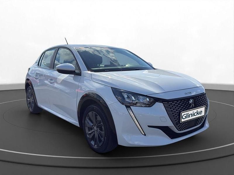 Gebraucht Peugeot e-208 Active 100 kW (136 PS) 2021 Weiß Kleinwagen