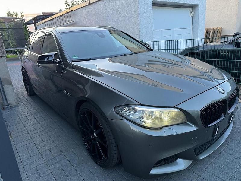 Gebraucht BMW 525 Performance 218 PS (160 kW) 2013 Grau Kombi