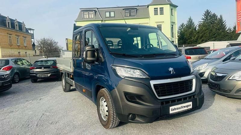 Gebraucht Peugeot Boxer 163 PS (119 kW) 2018 Farbe blau imperial/deckende Van