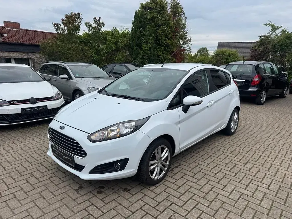 Gebraucht Ford Fiesta SYNC Edition 60 PS (44 kW) 2015 Weiß Kleinwagen