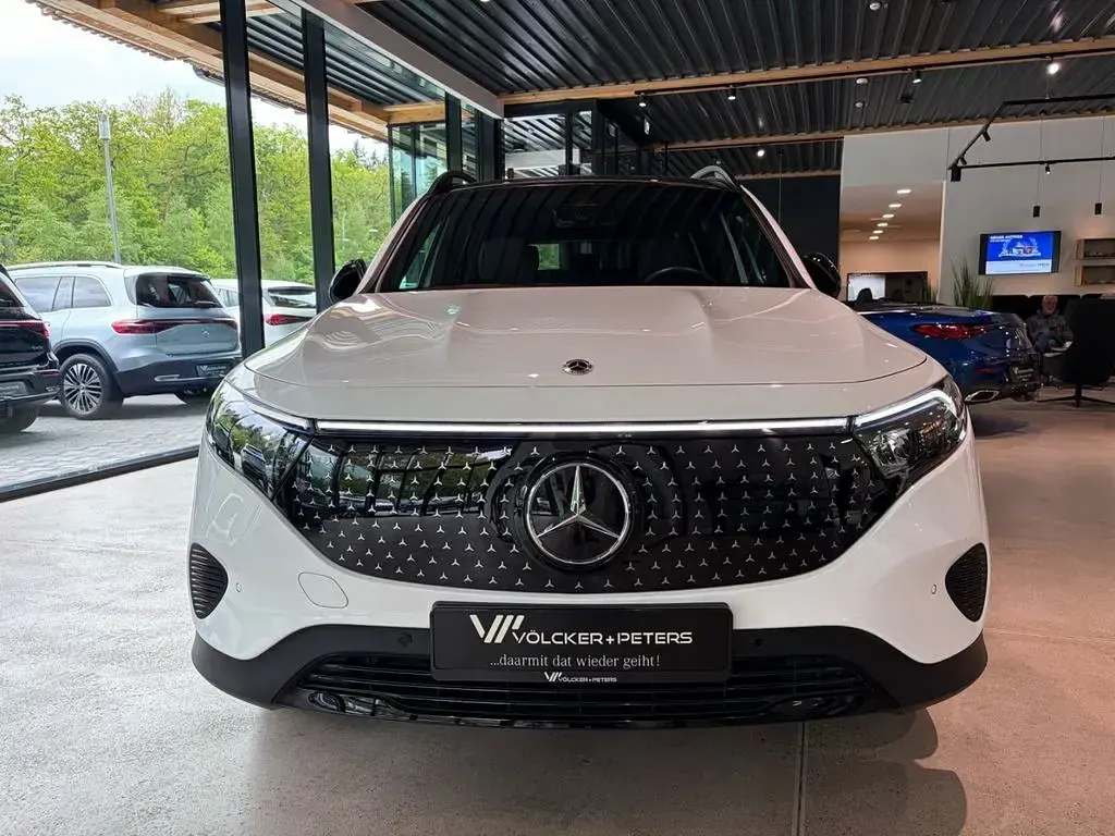 Second-hand Mercedes EQB250+ Night 139 kW (190 CP) 2025 Alb SUV