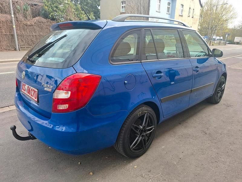 Gebraucht Skoda Fabia 70 PS (51 kW) 2008 Blau Kombi